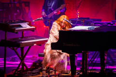 Tori-Amos-7-18-26-ATL-@thelightriot-chris-collett-9