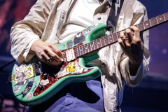 Weezer-10-10-26-Atlanta-StateFarmArena-@thelightriot-Chris-Collett-13