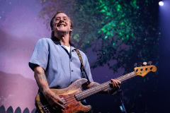 Weezer-10-10-26-Atlanta-StateFarmArena-@thelightriot-Chris-Collett-15