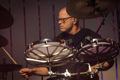 Weezer-10-10-26-Atlanta-StateFarmArena-@thelightriot-Chris-Collett-2