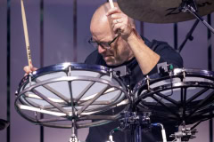 Weezer-10-10-26-Atlanta-StateFarmArena-@thelightriot-Chris-Collett-9