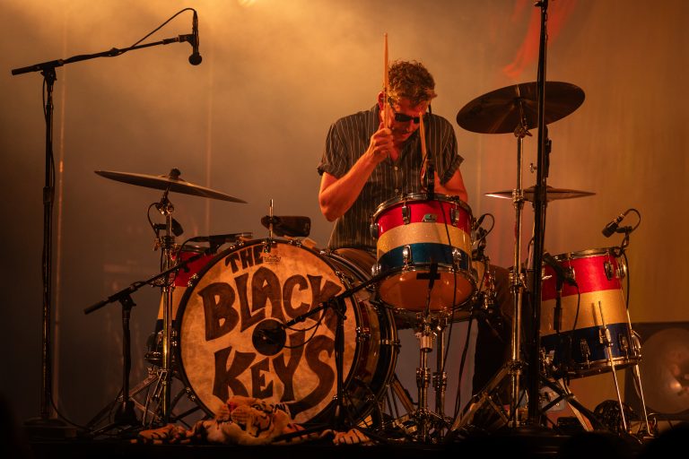 LIVE REVIEW: THE BLACK KEYS – PEACHES ‘N KREAM WORLD TOUR @ THE PINNACLE, NASHVILLE, TN – AUGUST 6, 2026