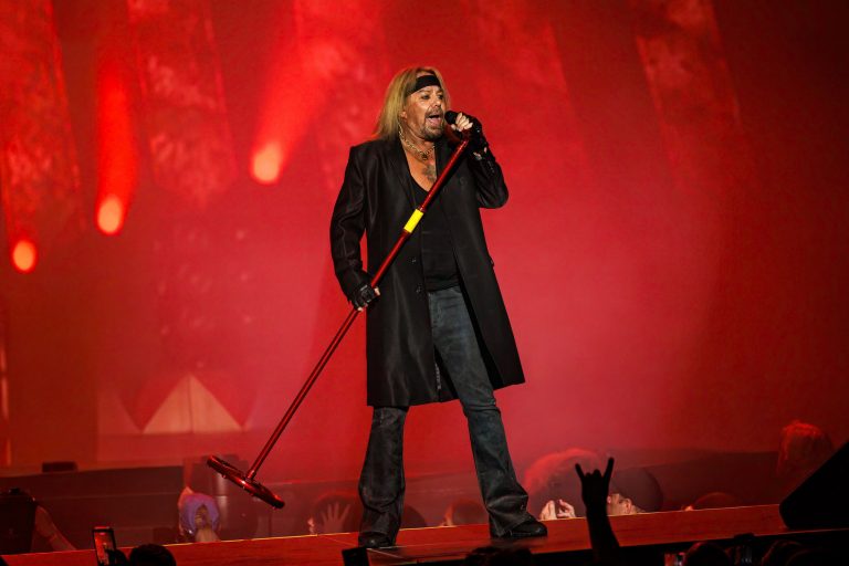 LIVE REVIEW: MÖTLEY CRÜE – THE RETURN OF THE CARNIVAL OF SINS! @ AMERIS BANK AMPHITHEATRE, ALPHARETTA, GA – AUGUST 12, 2026