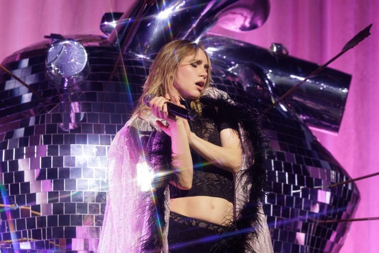 LIVE REVIEW: SUKI WATERHOUSE – THE LOVELAND TOUR @ COCA-COLA ROXY, ATLANTA, GA – SEPTEMBER 29, 2026